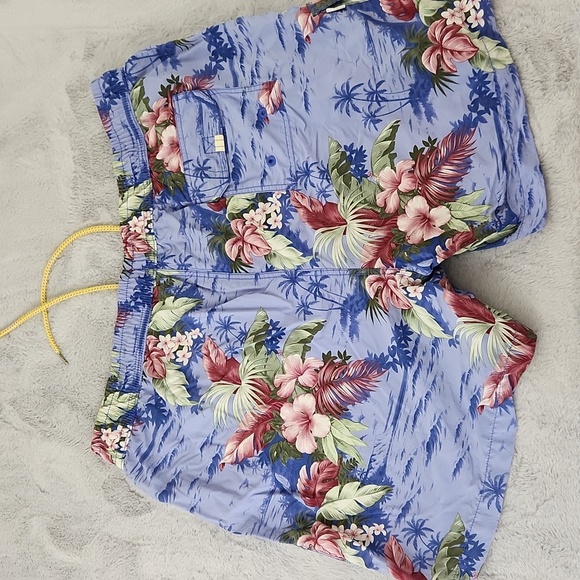 Tommy Bahama men's Blue floral XXL swim trunks - Picture 2 of 9